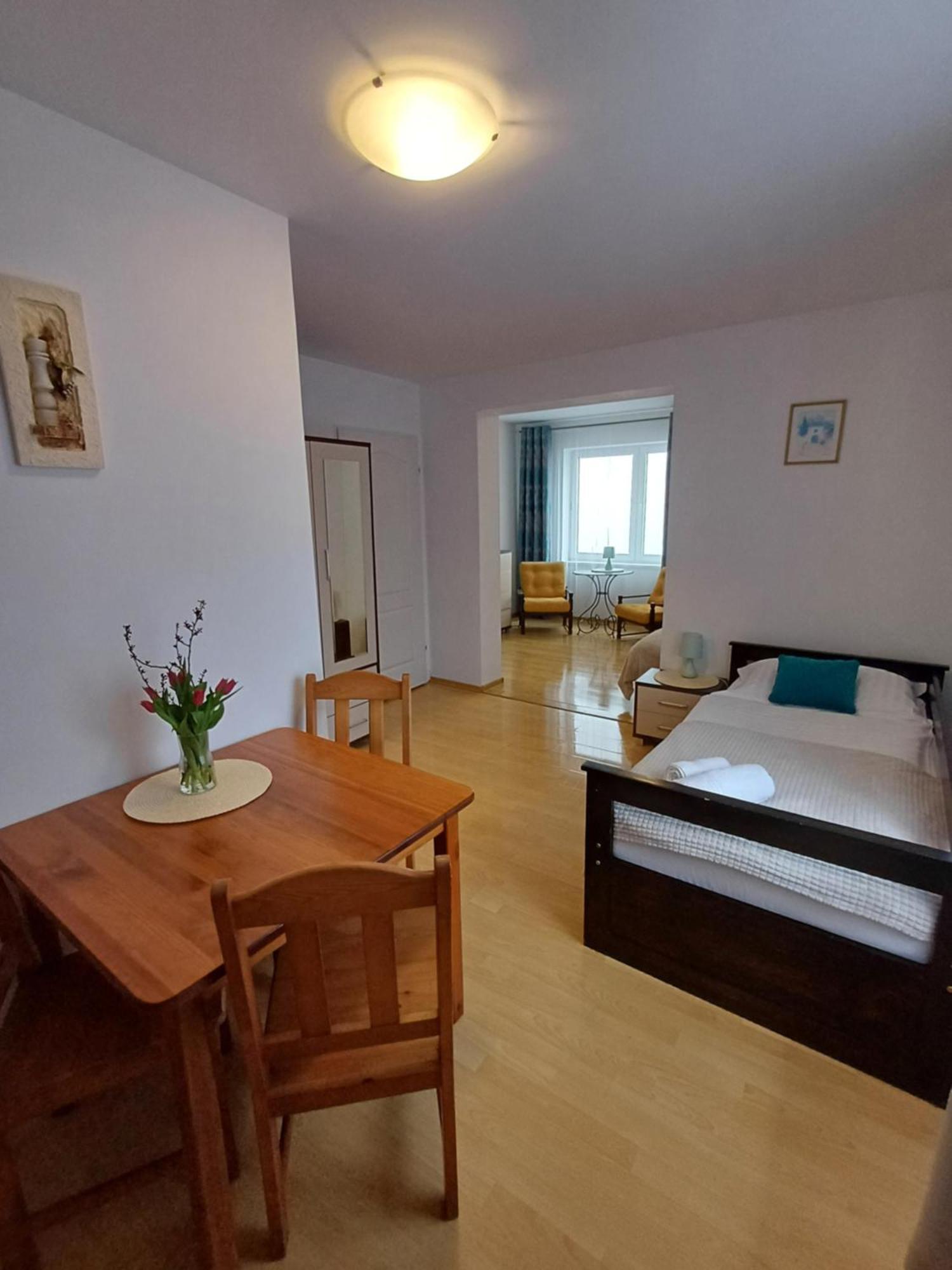 Pokoje Vesuvio I Apartament Dźwirzyno Rom bilde